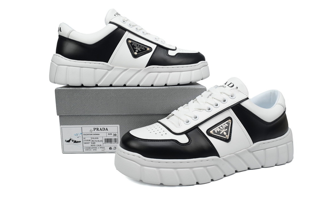 Baskets Prada noires et blanches
