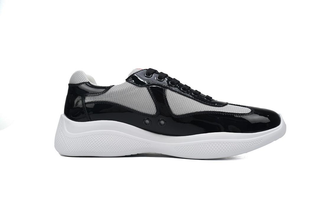 Baskets Prada noires et grises