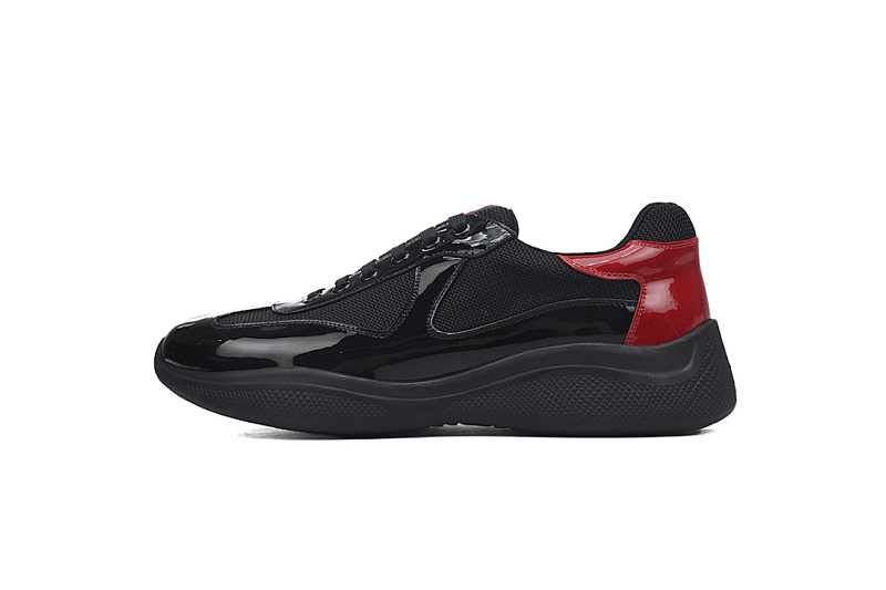 Baskets Prada noires et rouges