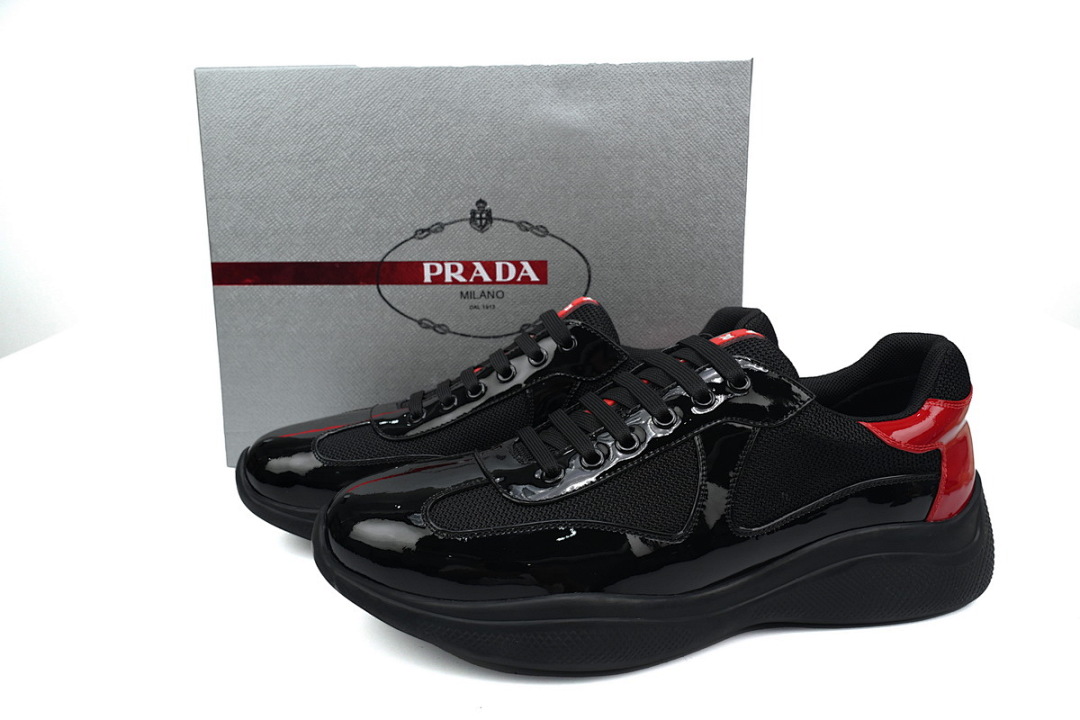 Baskets Prada noires et rouges
