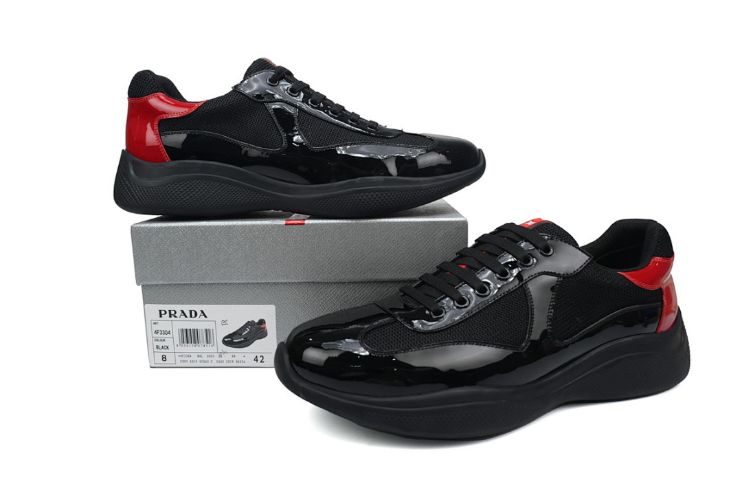 Baskets Prada noires et rouges