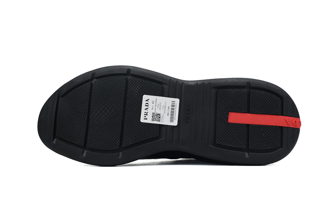 Baskets Prada noires et rouges