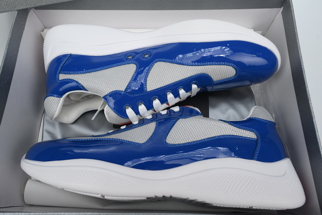 Baskets Prada bleues