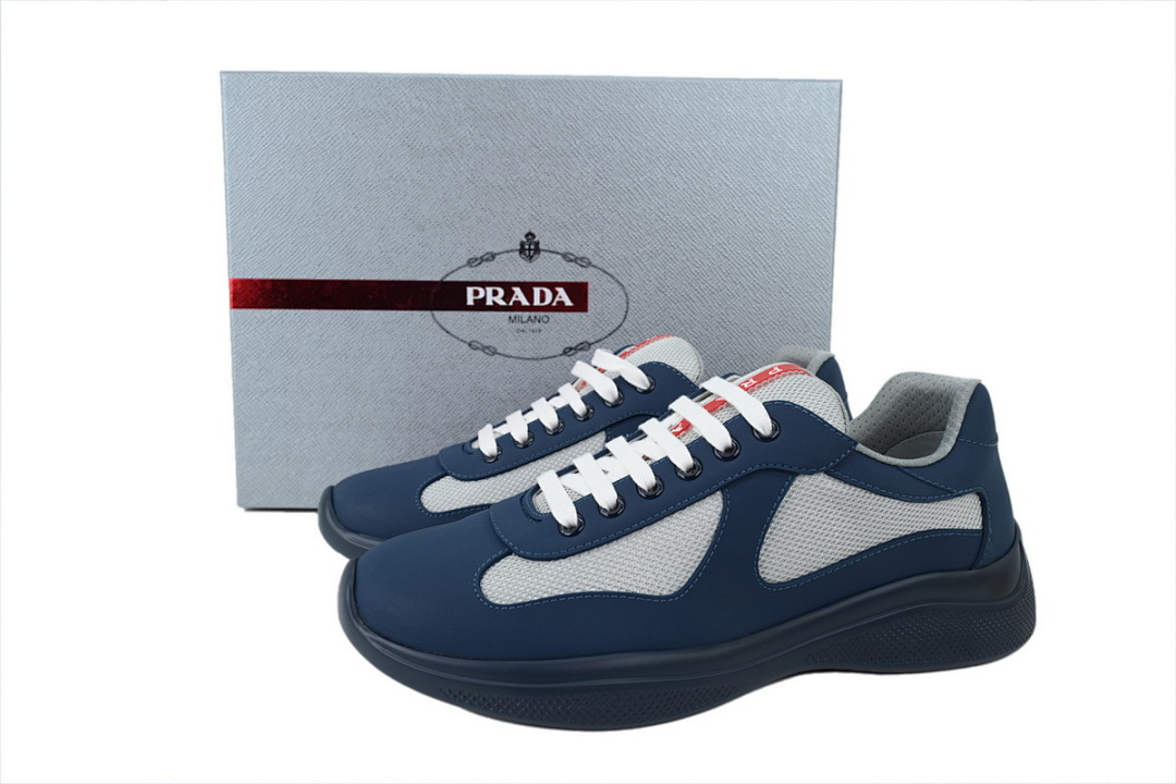 Zapatillas Prada en azul carbón