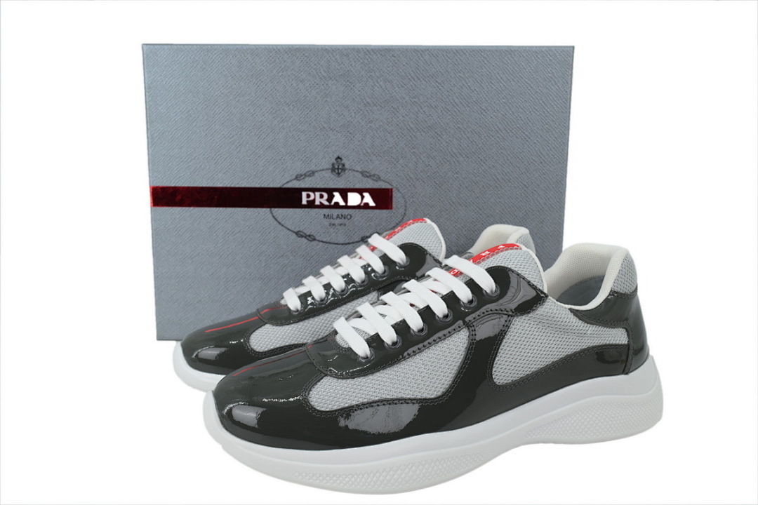 Zapatillas Prada en gris carbón