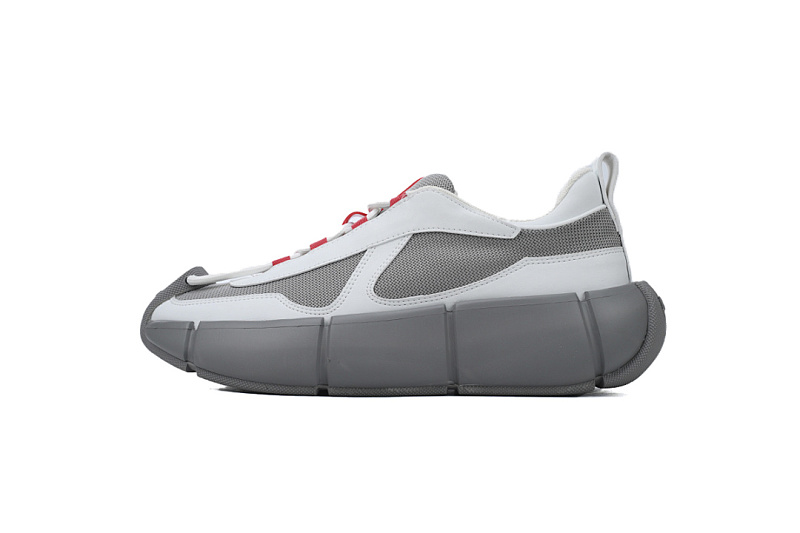 Zapatillas Prada grises y blancas