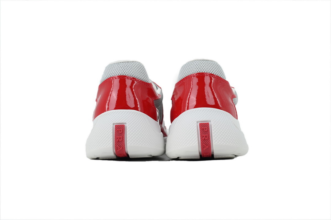 Zapatillas Prada rojas