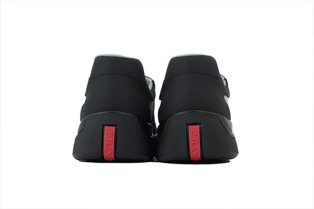 Zapatillas Prada de goma, negro carbón