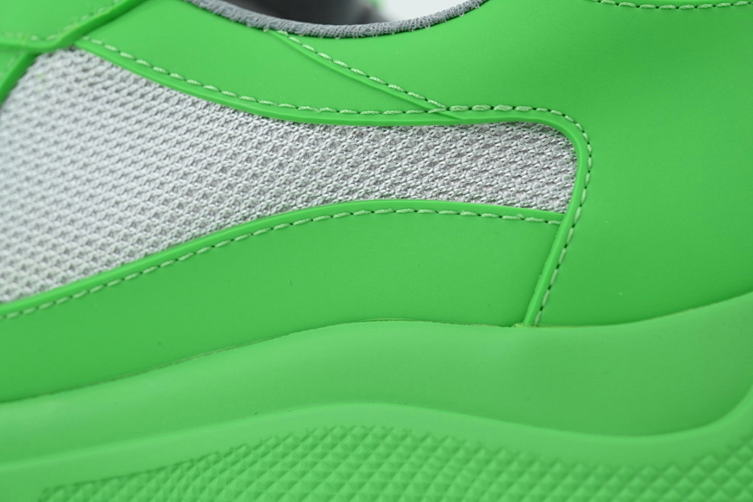 Zapatillas Prada de goma en verde fluorescente