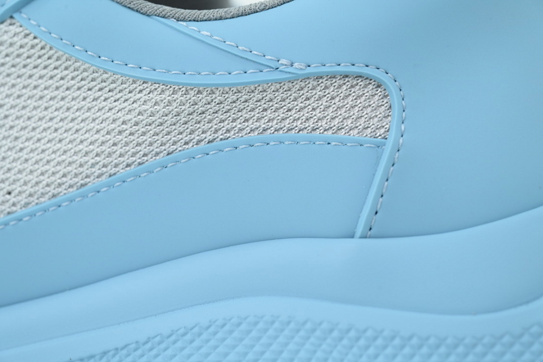 Baskets Prada en caoutchouc bleu ciel