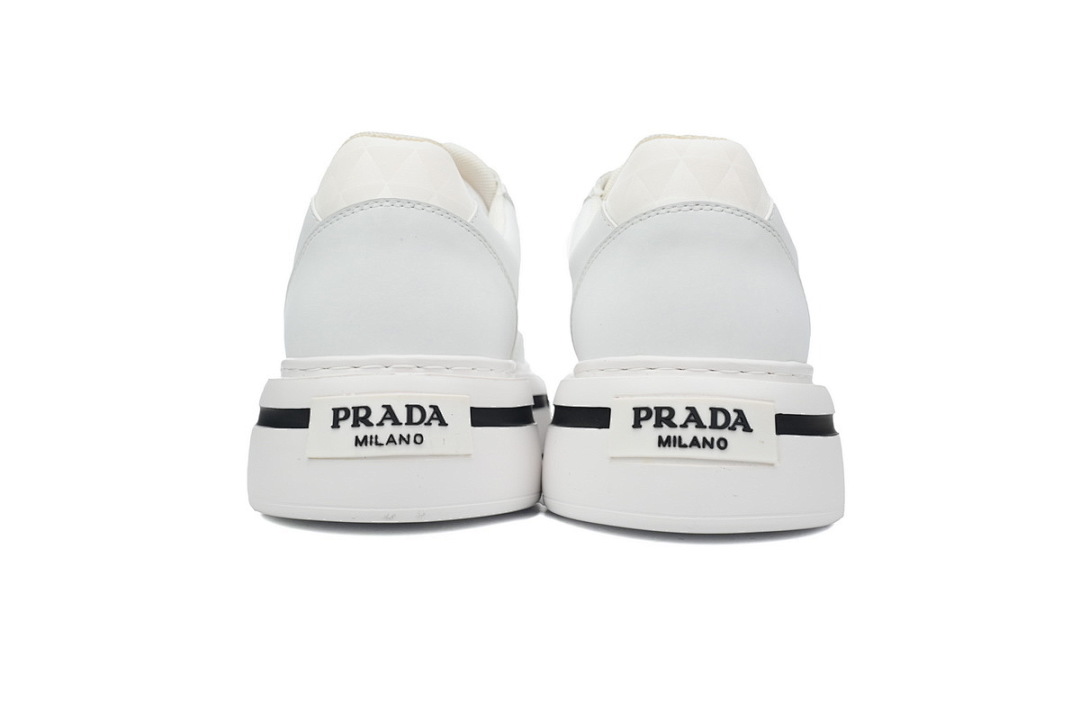Baskets Prada blanches
