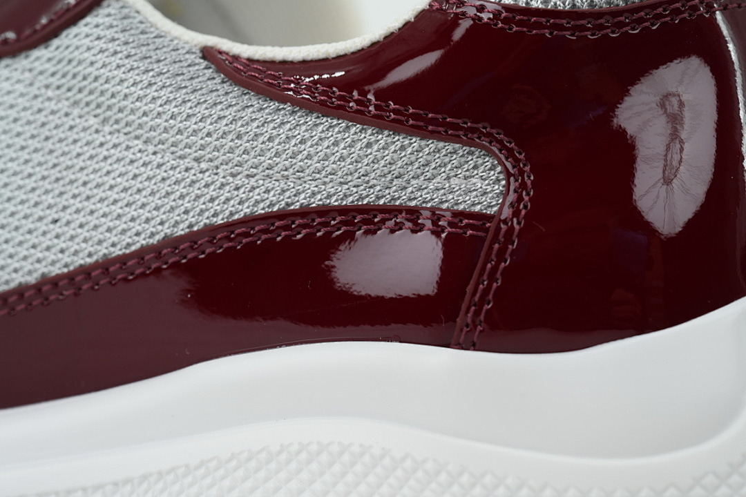 Zapatillas Prada rojo vino