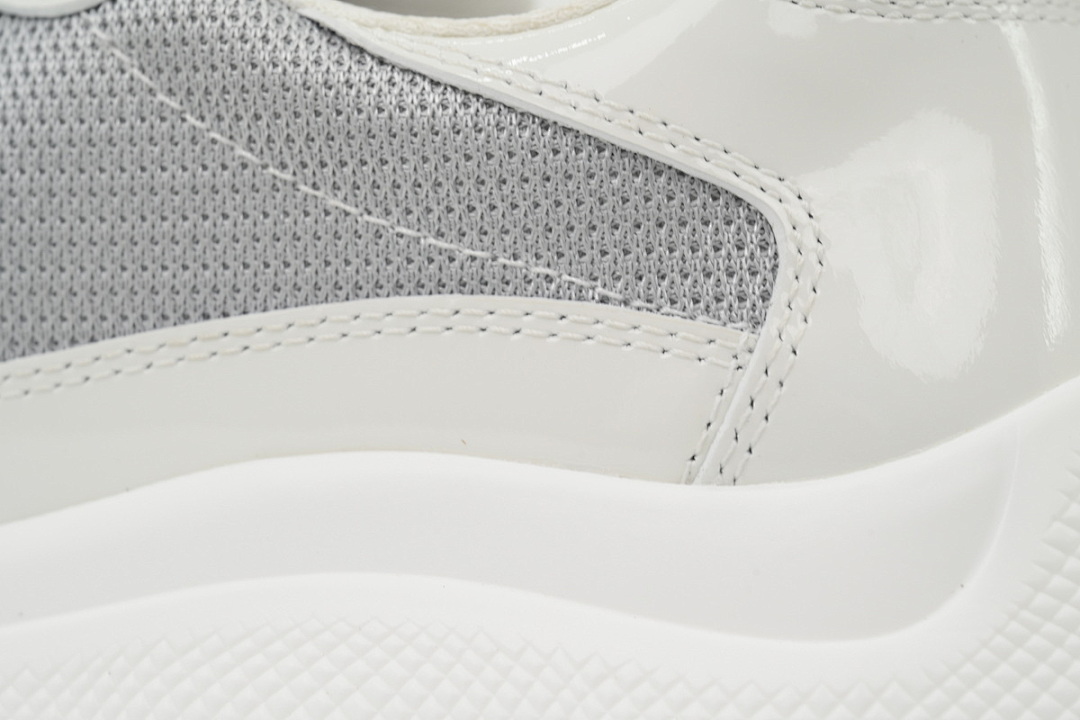 Prada Blanc Argenté
