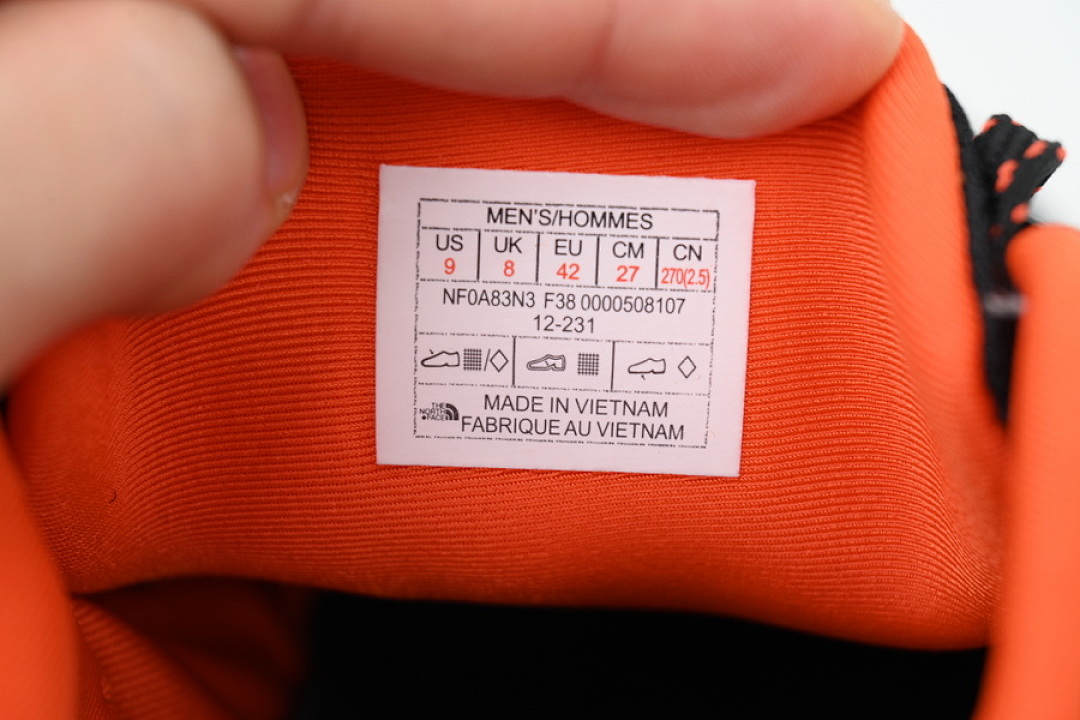 THE NORTH FACE Altamesa 500 Black Orange Red