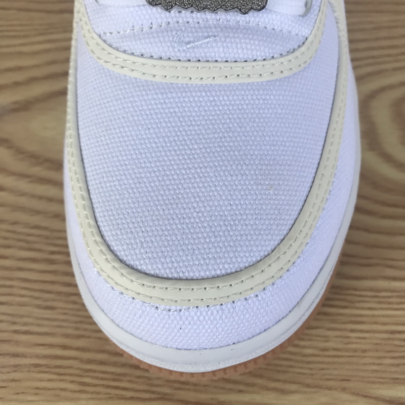 Travis Scott Nike Air Force 1 AQ4211-100 