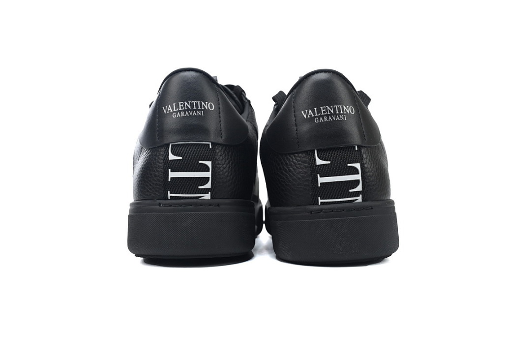 Valentino Garavani VL7N Low Sneakers Black