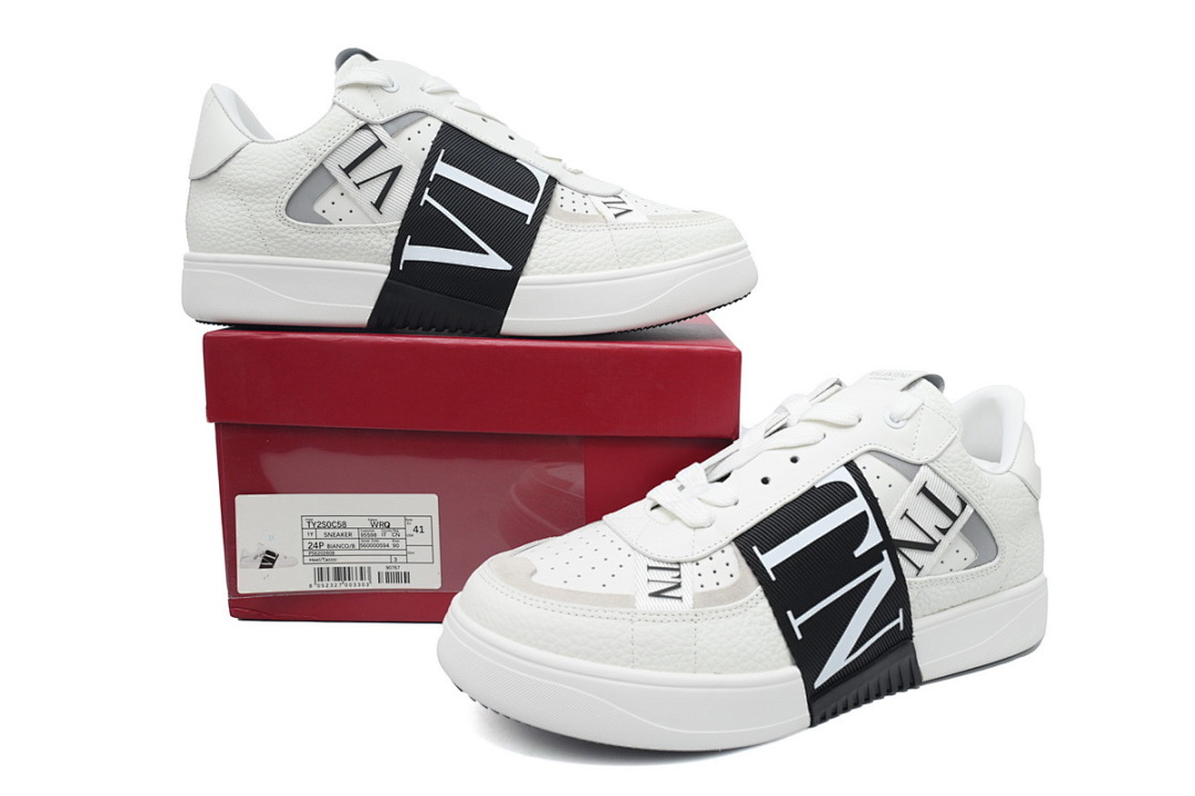Valentino Garavani VL7N Low Sneakers White Black