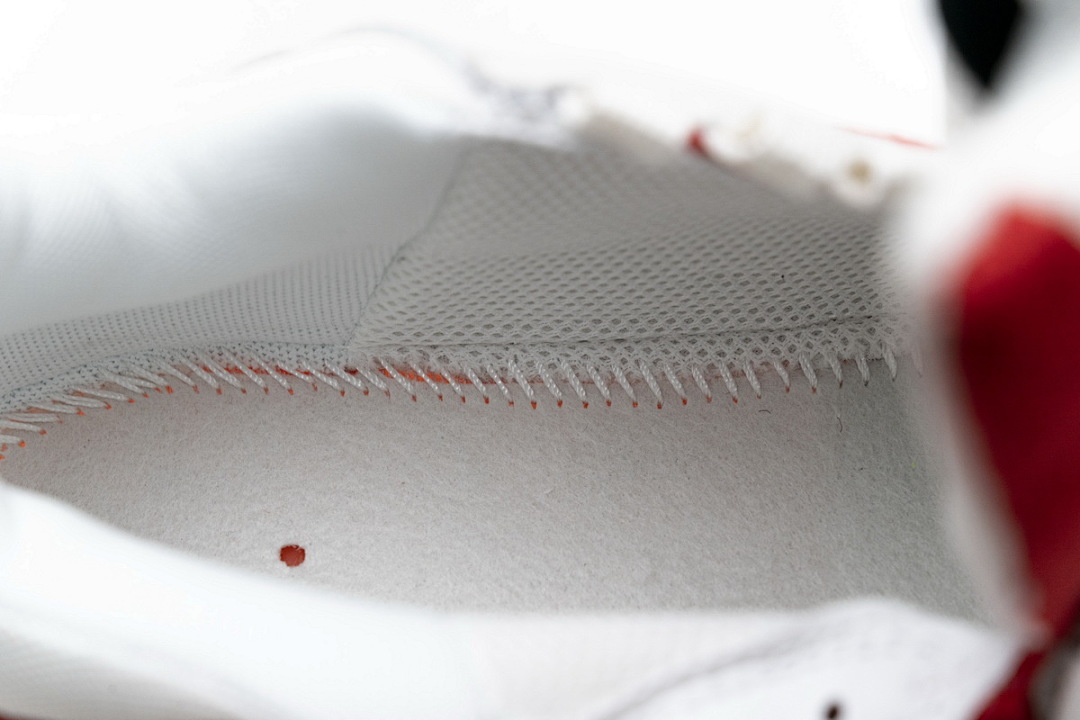 W09E1 4552 Balenciaga Triple S Blanc Rouge