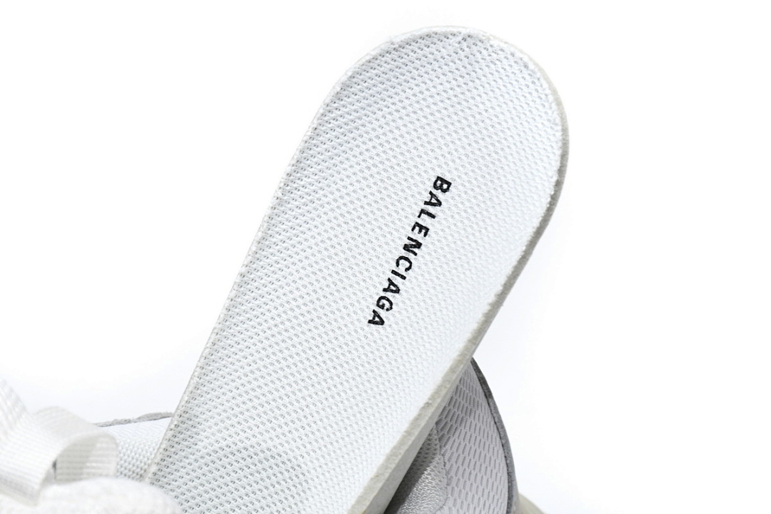 W09E1 9000 Balenciaga Triple S Branco