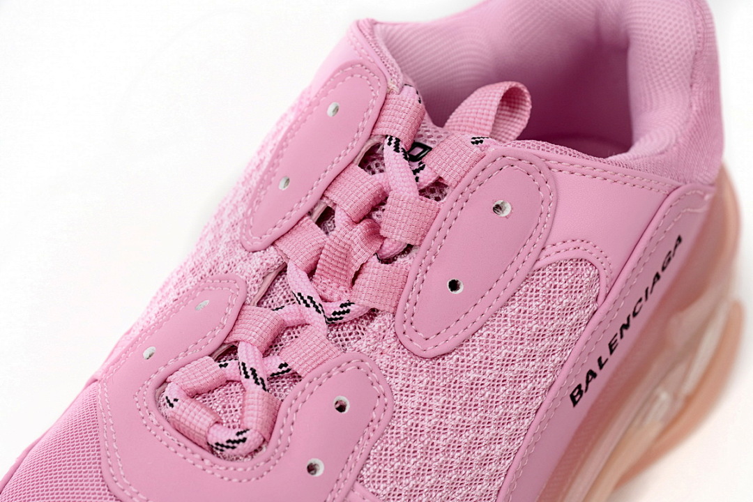 W09O1 3820 Balenciaga Triple S rose