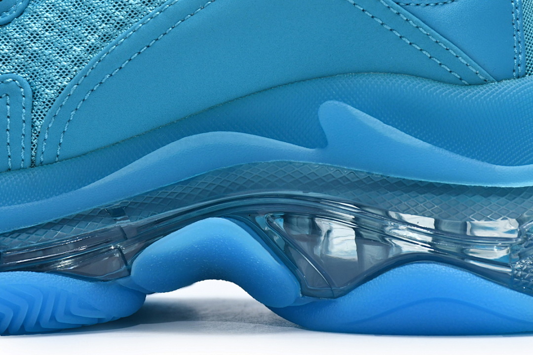 W09O1 9008 Balenciaga Triple S Cyanine