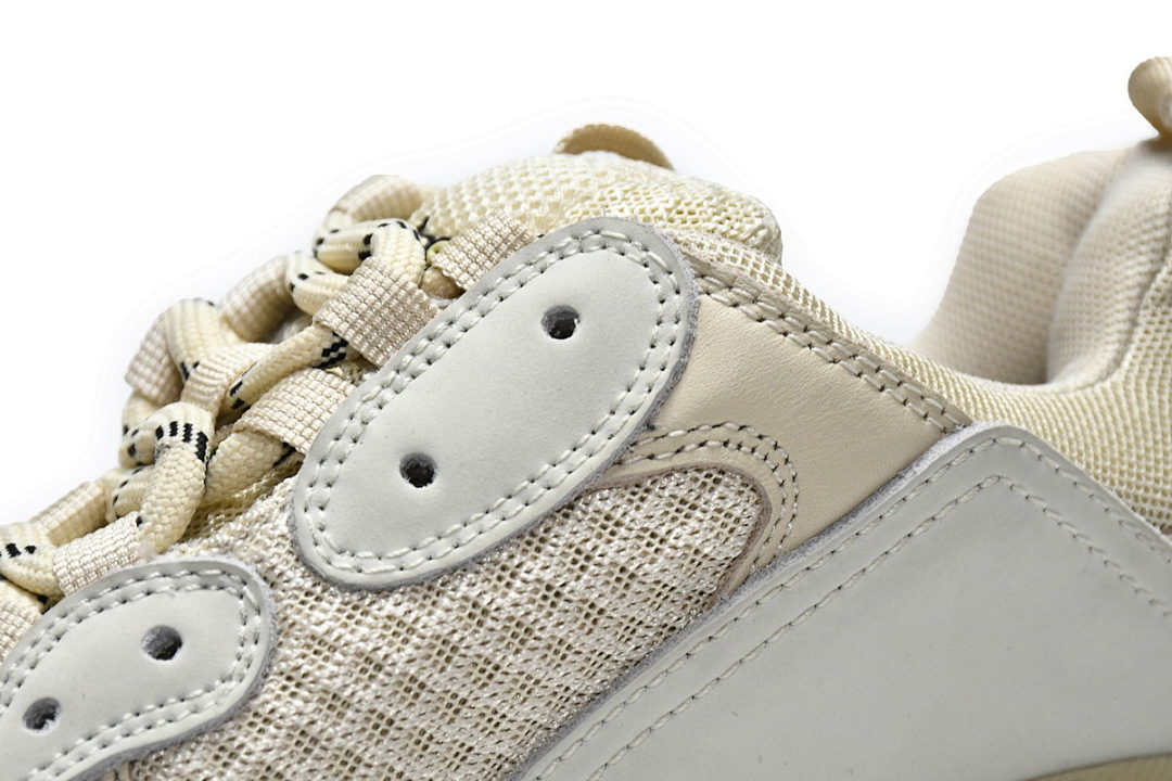 W09OH 7083 Balenciaga Triple S Champagne