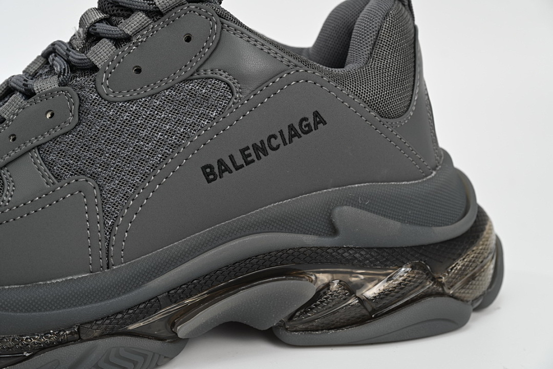 W2GA1 1801 Balenciaga Triple S Cinza Escuro
