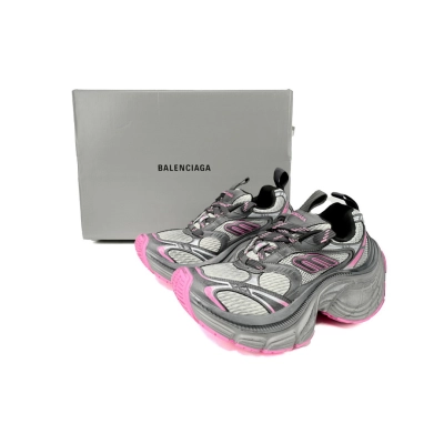 W2MV2 9050 Balenciaga White and Black Bust 02