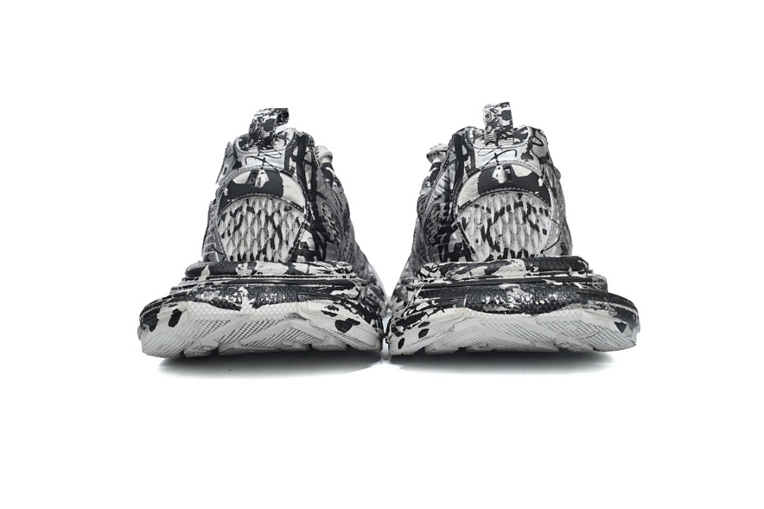 W2RG3 9010 Balenciaga Black and White