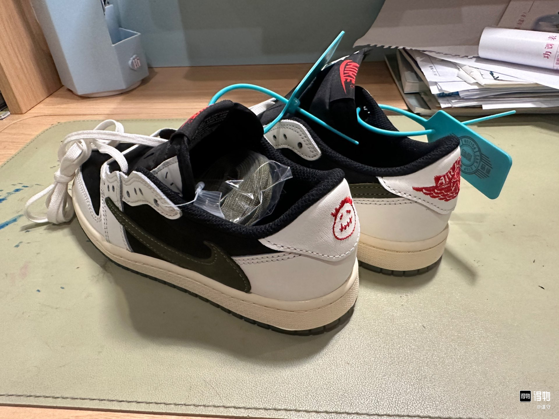  Air Jordan 1 Low OG WMNS DZ4137-106 review Lucas Bennett
