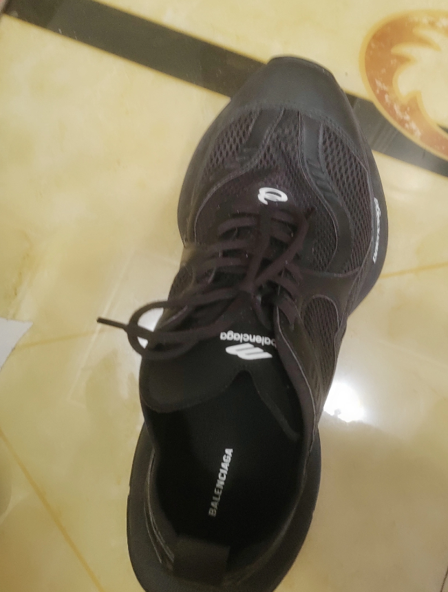  Balenciaga Circuit Sneaker WFLGY 1000 review Diego Hernández 01