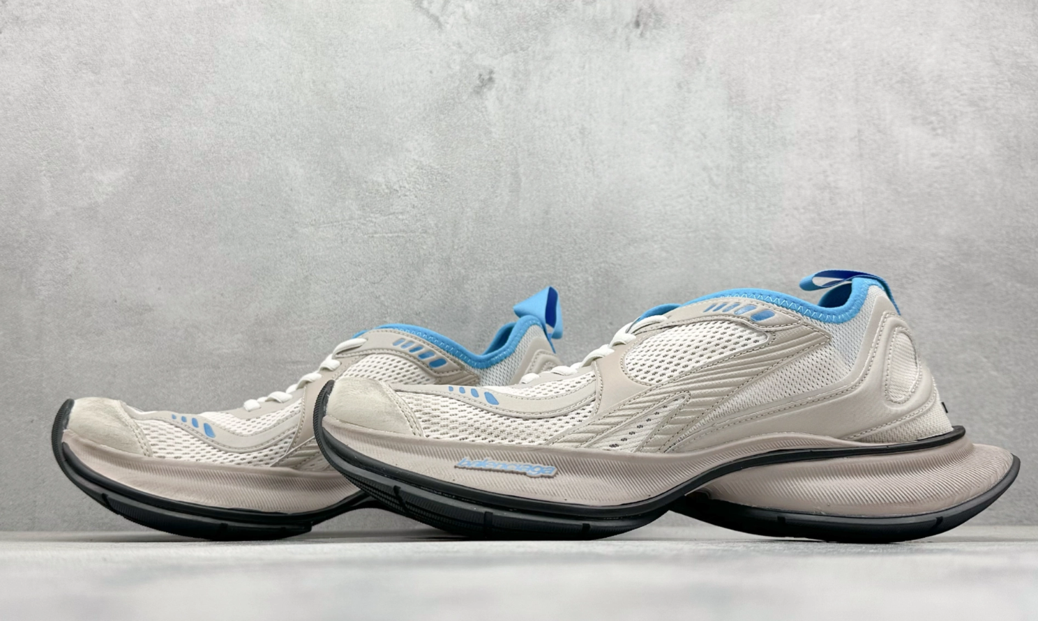  Balenciaga Grey Blue3 WFLGY 0613 review Daniel Cooper 00