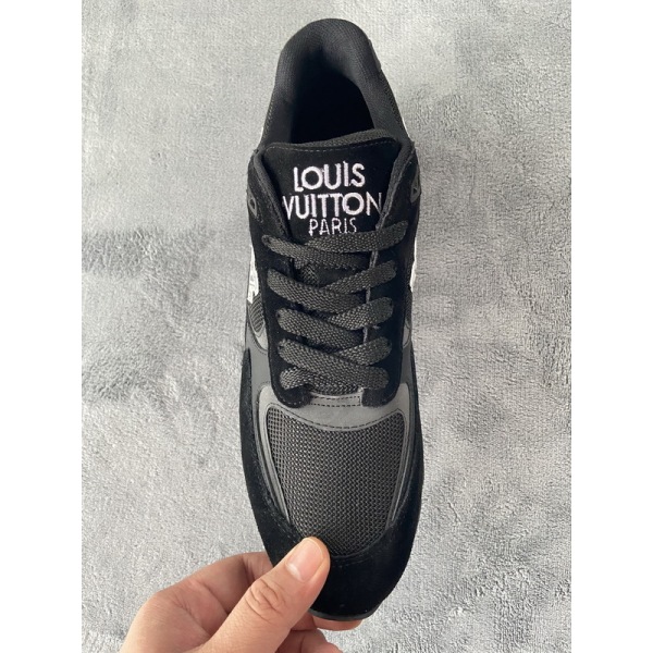 Louis Vuitton Run Away Black