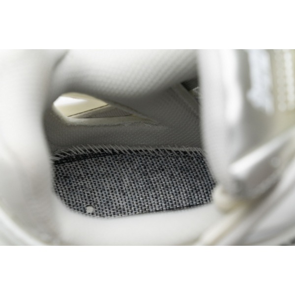Balenciaga Track 2 Sneaker White 570391W2GN29000