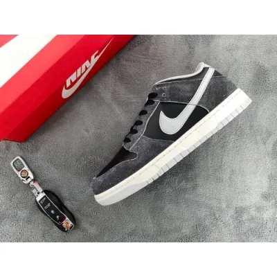 Nike SB Dunk Low Blue Grey 01