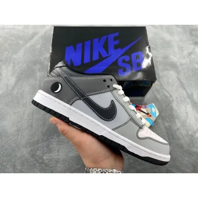 Nike SB Dunk Low Lunar Eclipse 02