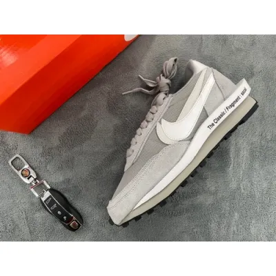 Fragment Design x sacai x Nike LDWaffle Light Smoke Grey 01