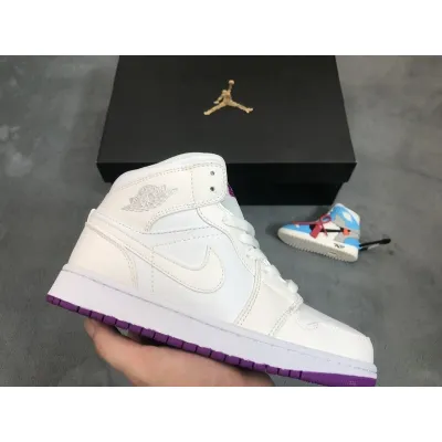Air Jordan 1 Low Grey Fog Deadly Pink 02
