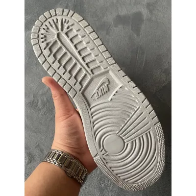 Air Jordan 1 Zoom CMFT London  02
