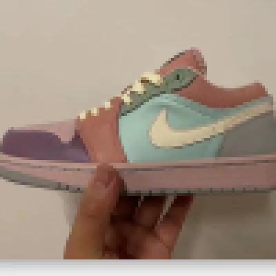 Air Jordan 1 Low SE Champagne  01