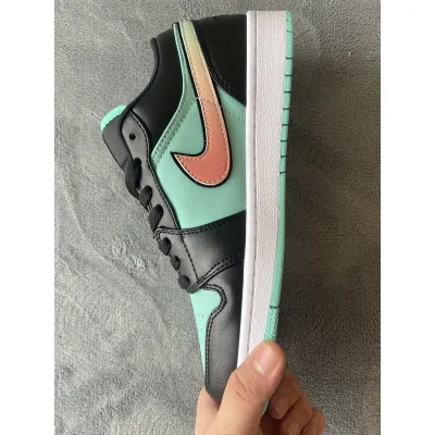 Air Jordan 1 Low SE Tropical Twist 
