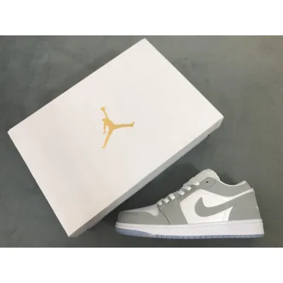 Air Jordan 1 Low Wolf Grey  02