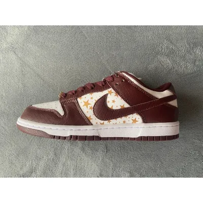 Supreme x Nike SB Dunk Low "Brown Stars 01