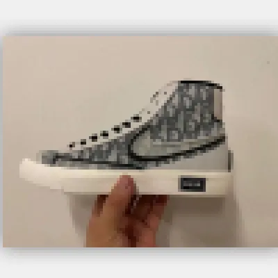 Dior x Nike Blaer Mid 77  01